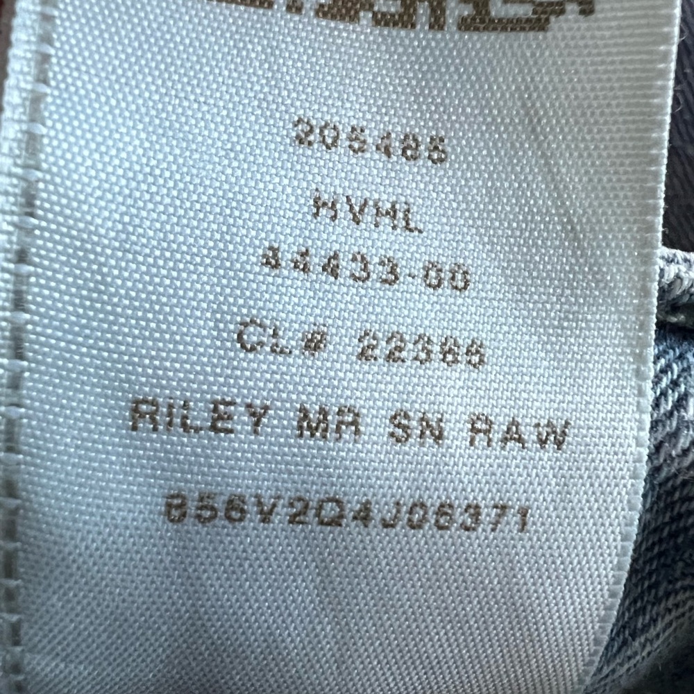 True Religion Women’s Riley Knee Length Light Wash Raw Hem Jean Shorts Size 30 - Picture 10 of 11